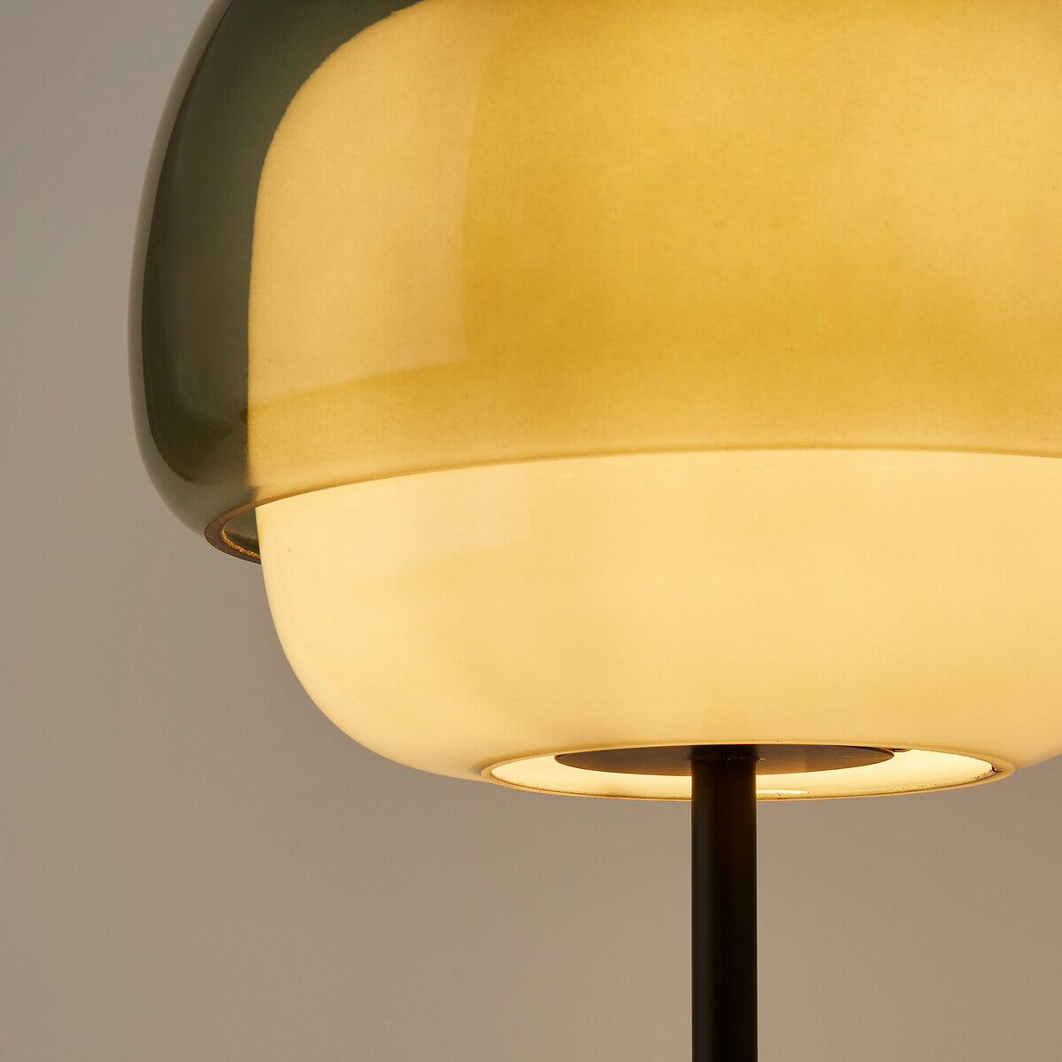 Sanae Modern Retro Double-Dome Colored Glass Table Lamp (10).jpg__PID:4608e714-5b18-40b9-8acd-e806349c6061