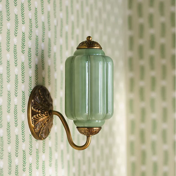 Applique murale Eloise en verre de lait vintage Lumi 10, laiton huilé.webp__PID:8ff6ecf3-0259-4e92-8a8b-88732061955a