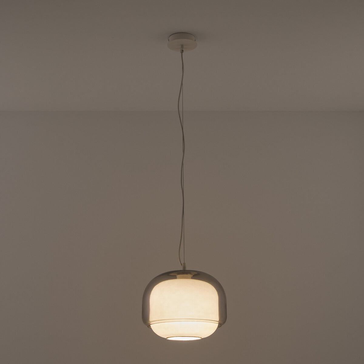 Sanae Nordic Runde Bunte Glaspendelleuchte (2).jpg__PID:548c2118-d9e5-4e0b-9835-8be5ae254826