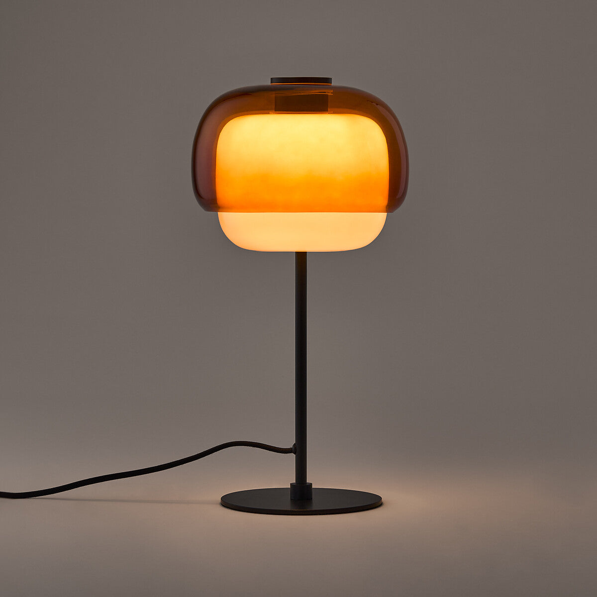 Lampa stołowa Sanae Modern Retro Double-Dome ze szkła kolorowego (5).jpg__PID:0f830110-4324-4446-88e7-145b1850b98a