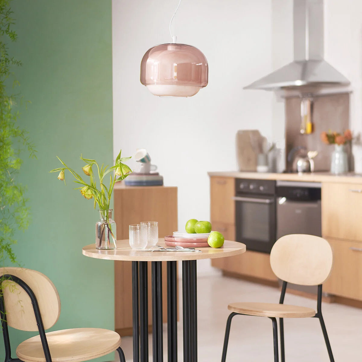 Sanae Nordic Runde Bunte Glas-Pendelleuchte (3).webp__PID:d7aec246-22f6-4070-90b3-ec1f877d43bb