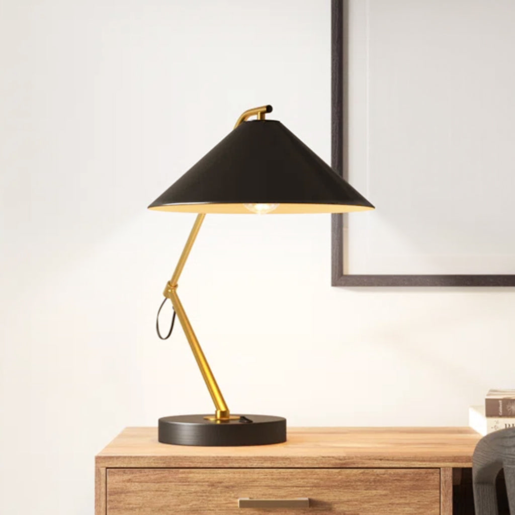 Moderne USB-Schreibtischlampe aus Metall in Schwarz und Gold (3).webp__PID:7c370c5b-5e1f-4255-875b-3076f57483cf