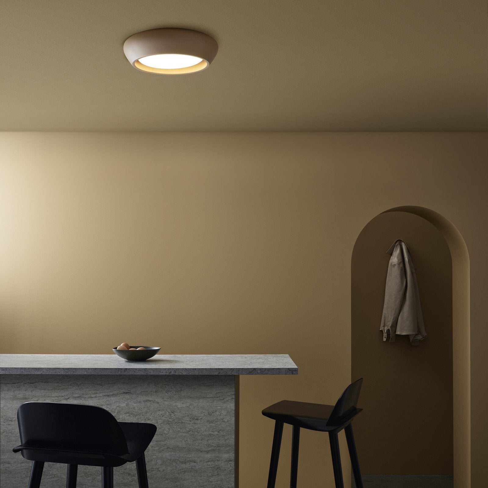 Astoria Minimalist Plaster Flush Mount Ceiling Light (1).webp__PID:20846249-c597-48ab-9c5f-e1330932ed90