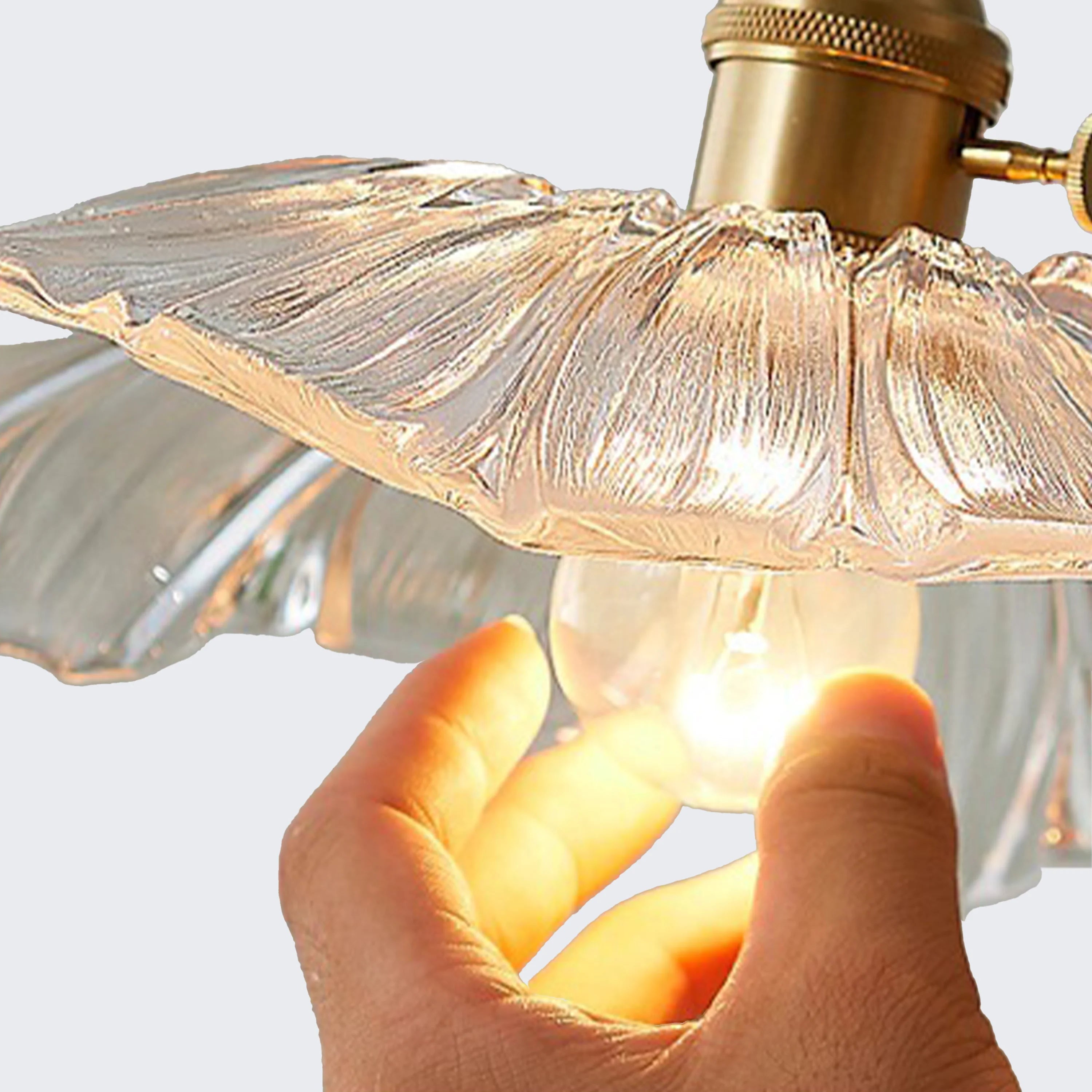 Lampa wisząca szklana w stylu retro Lotus detal5.webp__PID:dd42c663-409a-4e41-be36-06e15f16eb69
