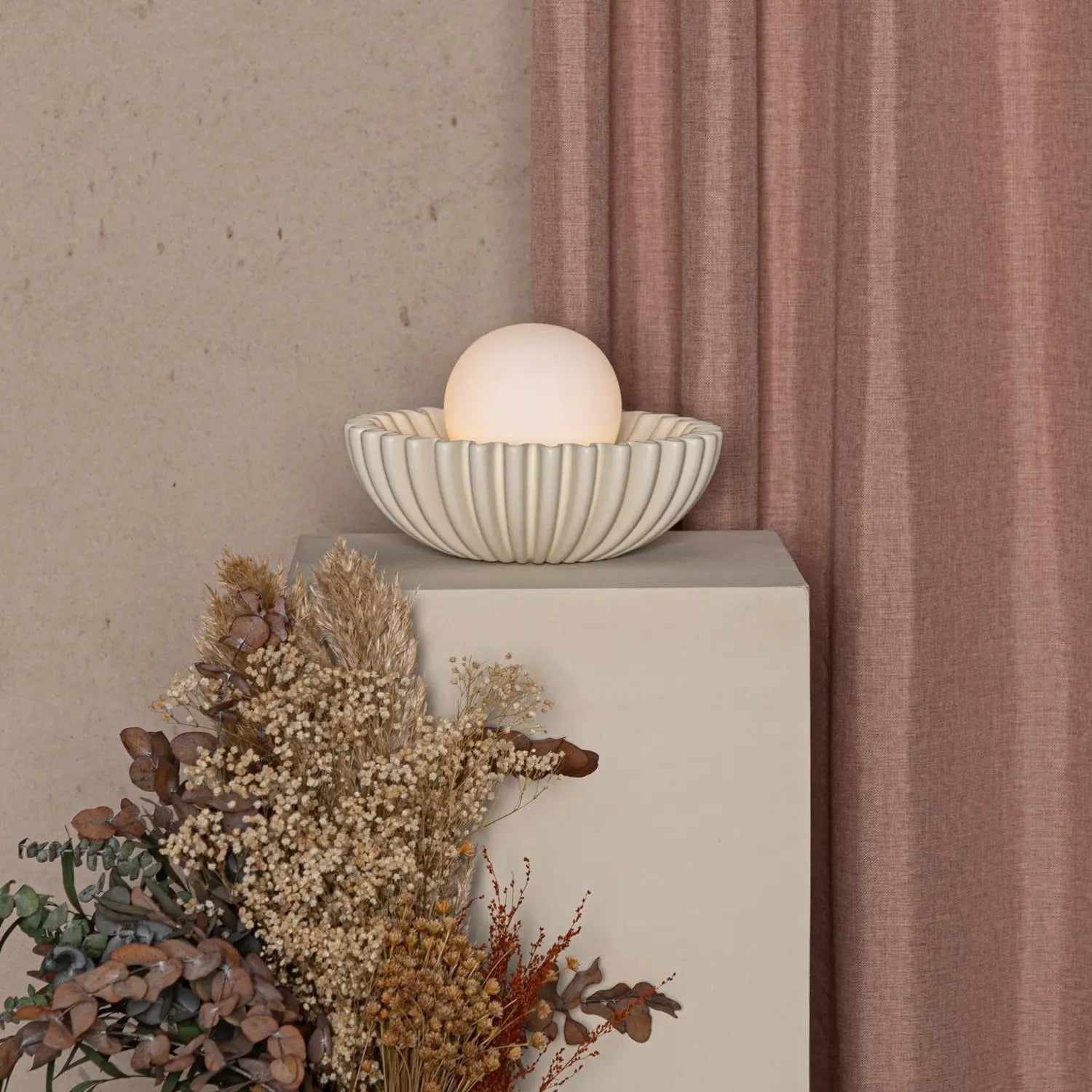 Lampada da tavolo in ceramica beige Lior Wabi-Sabi (7).webp__PID:737b34c1-03b4-4fa6-9739-7ed5a8a08e87