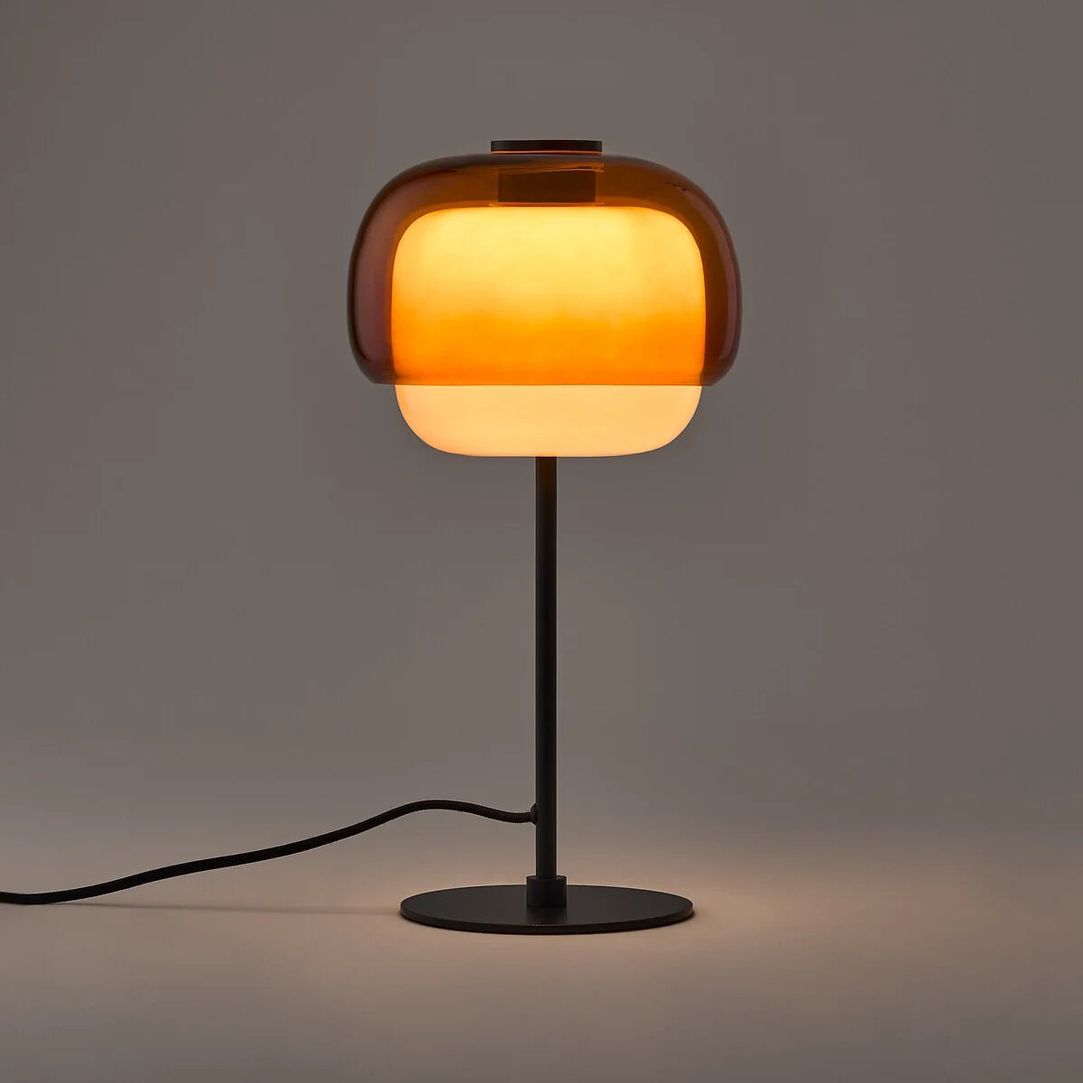 Elvrynor Nordic Colorful Glass Table Lamp 1 orange.webp__PID:01c722d9-3bcc-427e-8f59-c20b88395705