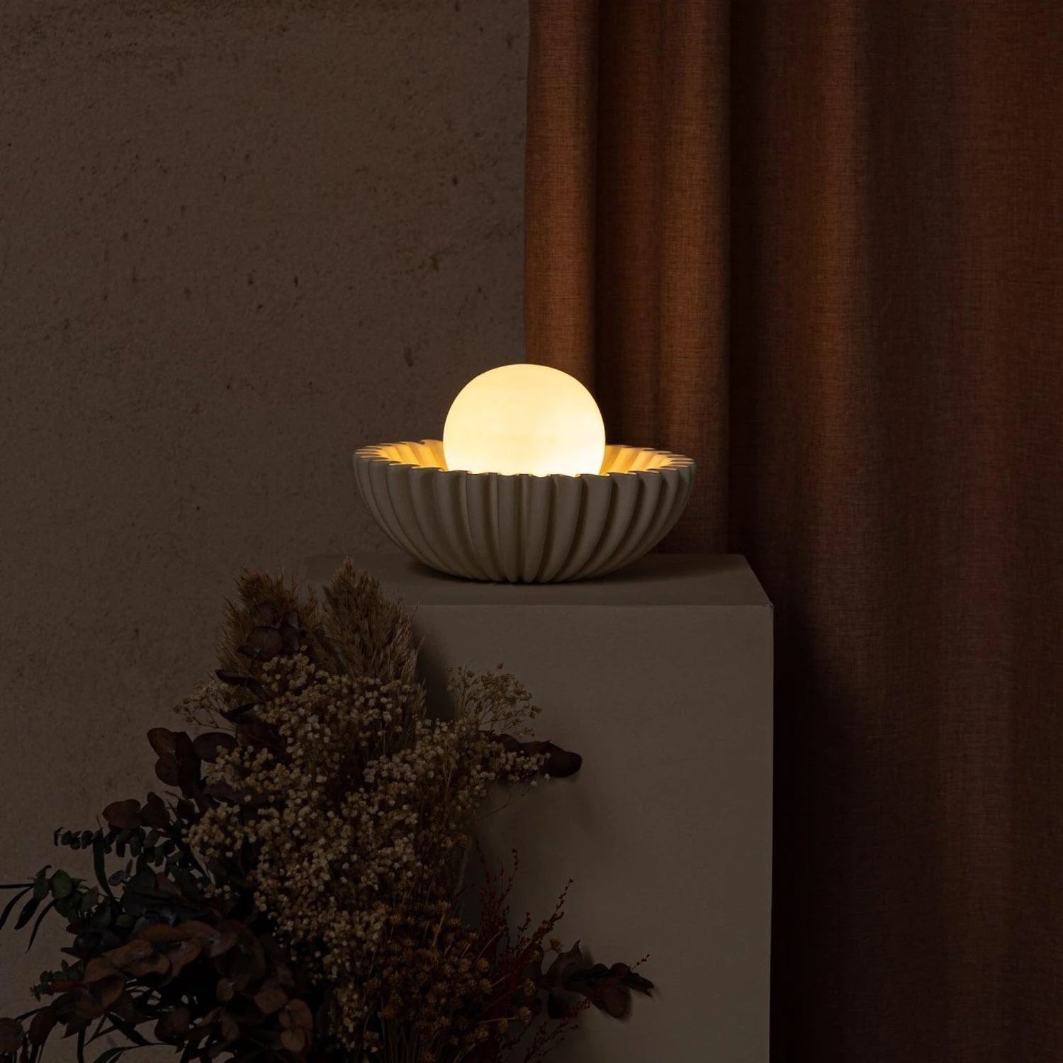 Lampada da tavolo in ceramica beige Lior Wabi-Sabi (8).webp__PID:9c55890a-c4b3-4cca-a080-1251968281ea