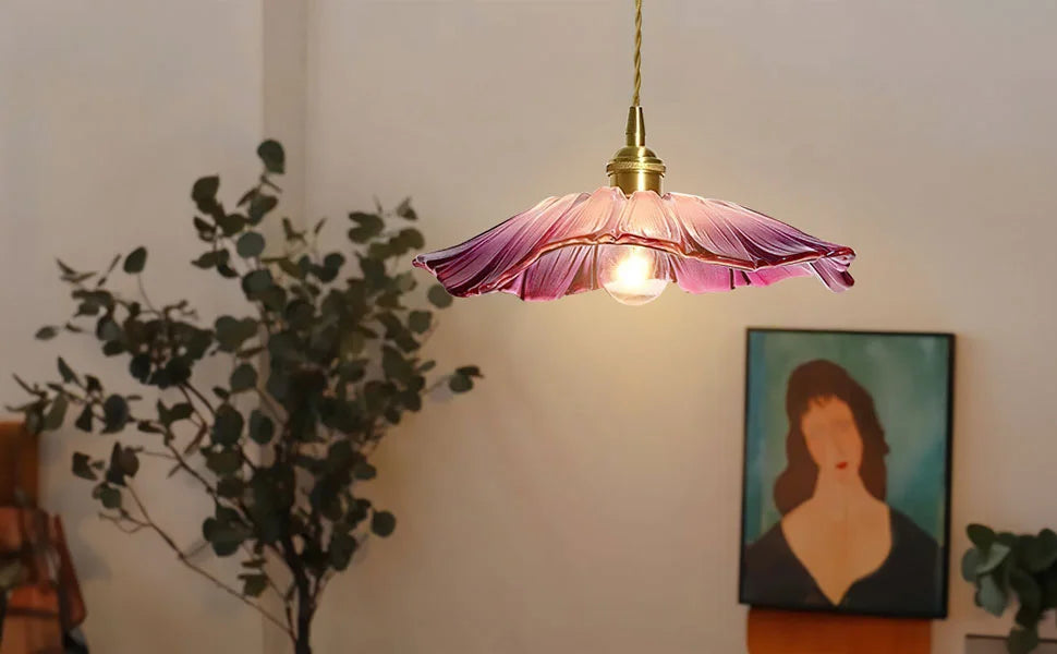 Lampa wisząca szklana w stylu retro Lotus detal1.webp__PID:1561168d-dd42-4663-809a-3e417e3606e1
