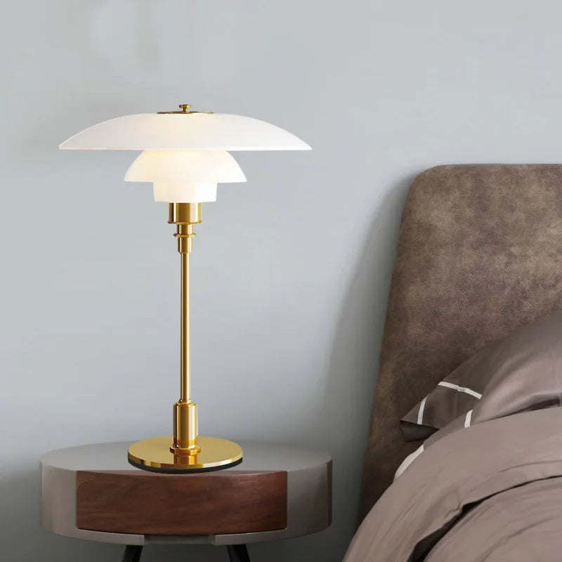 Lampada da tavolo multistrato moderna danese Chiron (18).webp__PID:dee72601-32bc-4c1a-a80b-4a4d95e3e47e