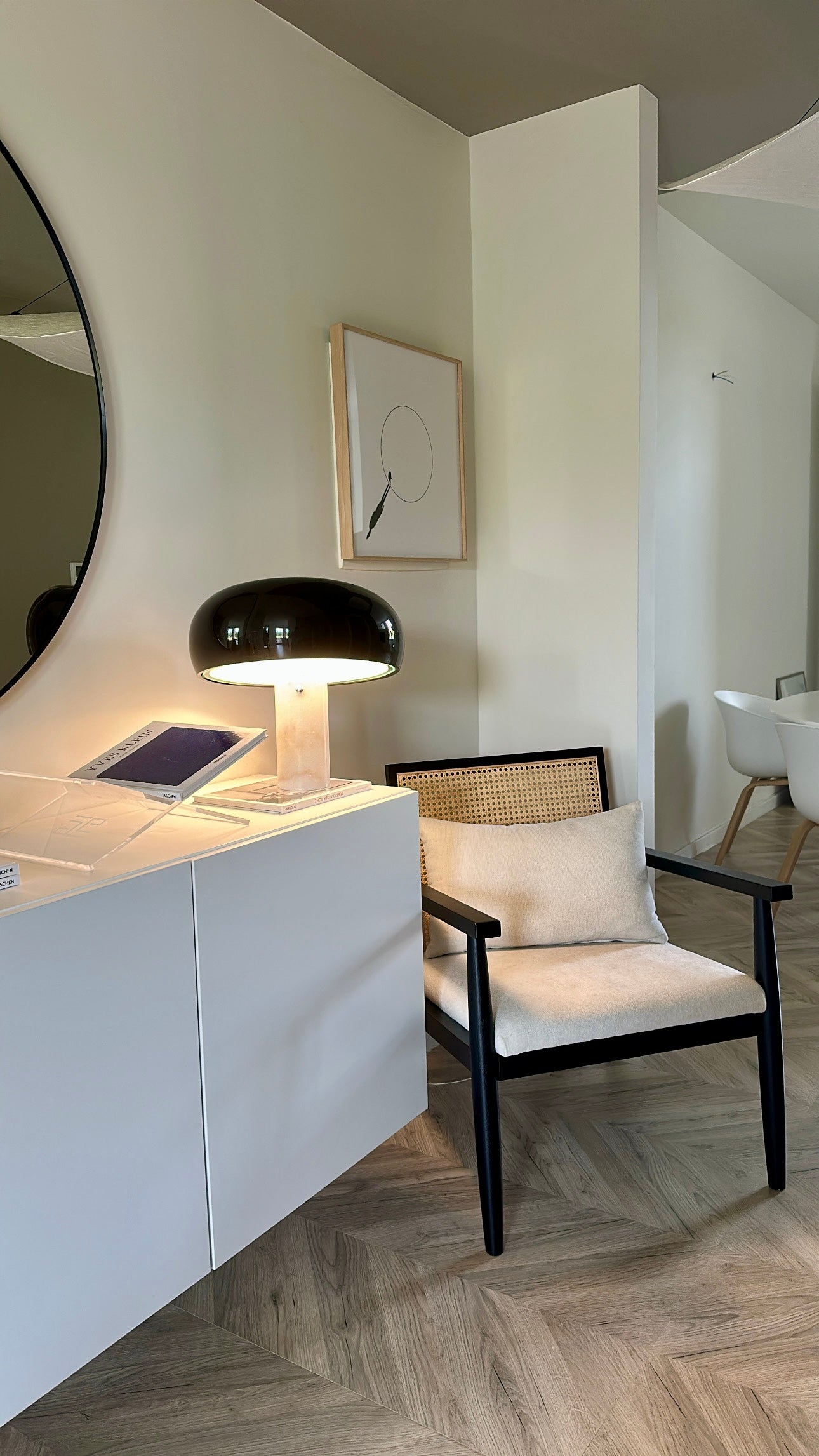 Lugh Snoopy Table Lamp2.jpeg__PID:c659257e-1222-478b-87f0-939bbaed8ce1