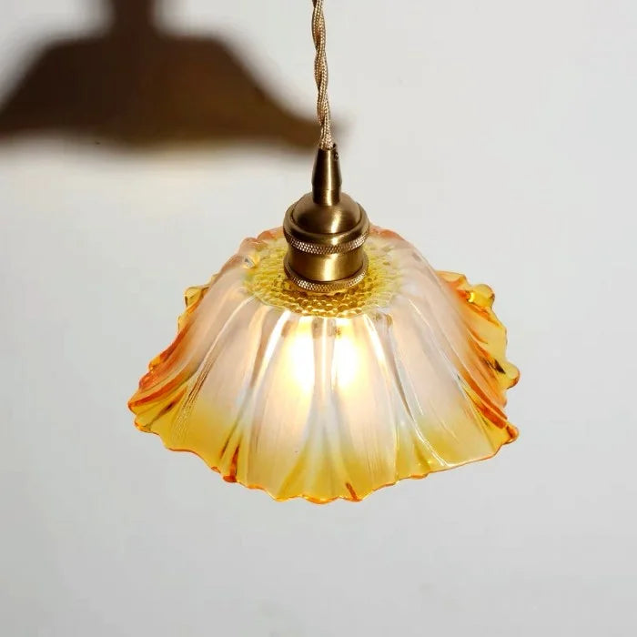 Lampa wisząca szklana w stylu retro Lotus detal12.webp__PID:417e3606-e15f-46eb-a9f6-ee929112a331