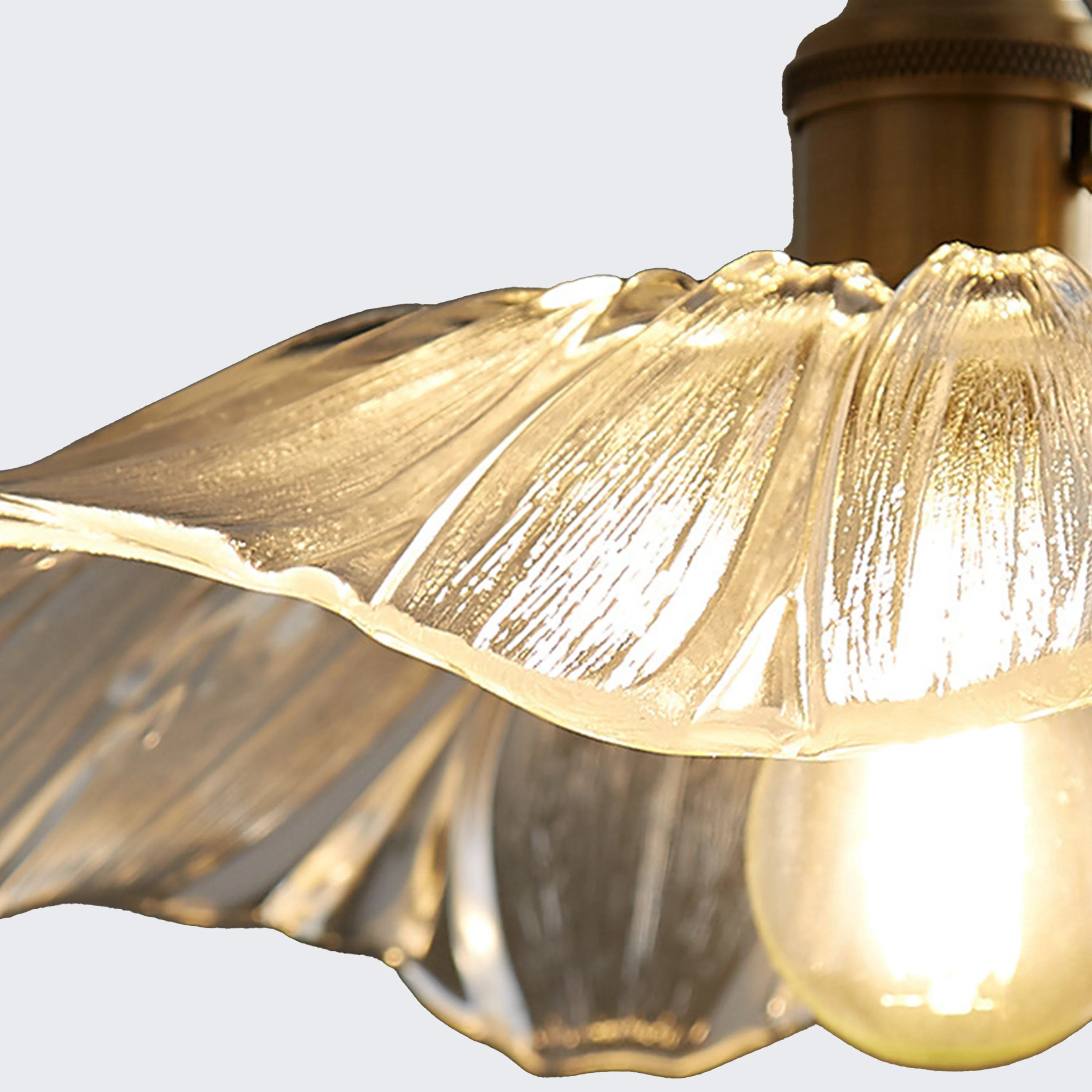 Lampa wisząca szklana w stylu retro Lotus detal7.webp__PID:c663409a-3e41-4e36-86e1-5f16eb69f6ee
