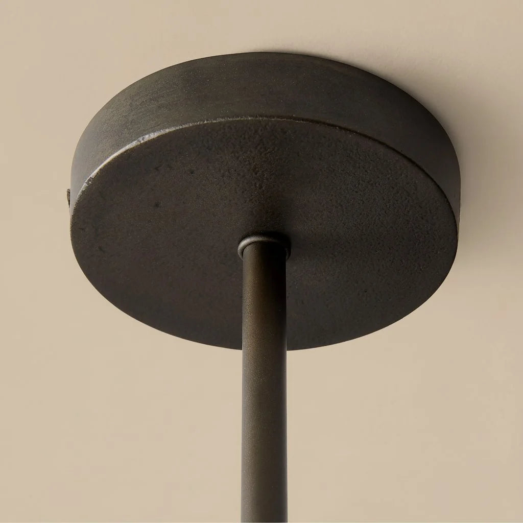 Lampada a sospensione a cupola in alluminio pressofuso Mabel nero 5.webp__PID:66497bac-6ef8-4cf8-93a7-a94ab01f285b