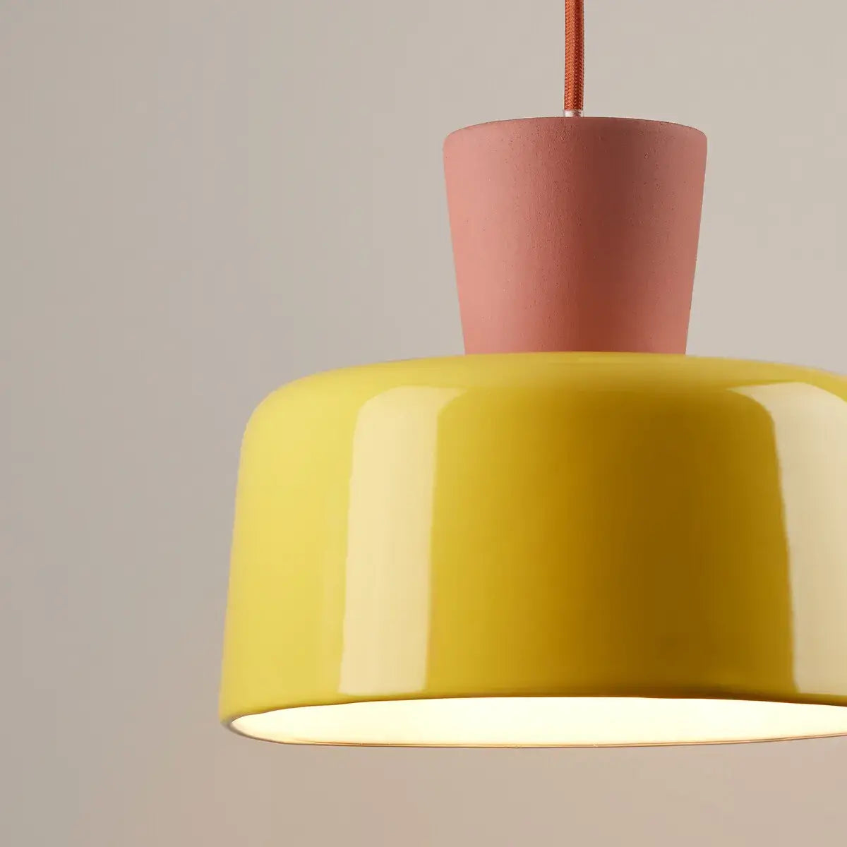 Thalvornis Retro gele keramische hanglamp14.webp__PID:3dc1b673-425c-4306-9d1f-8071fc4c9078