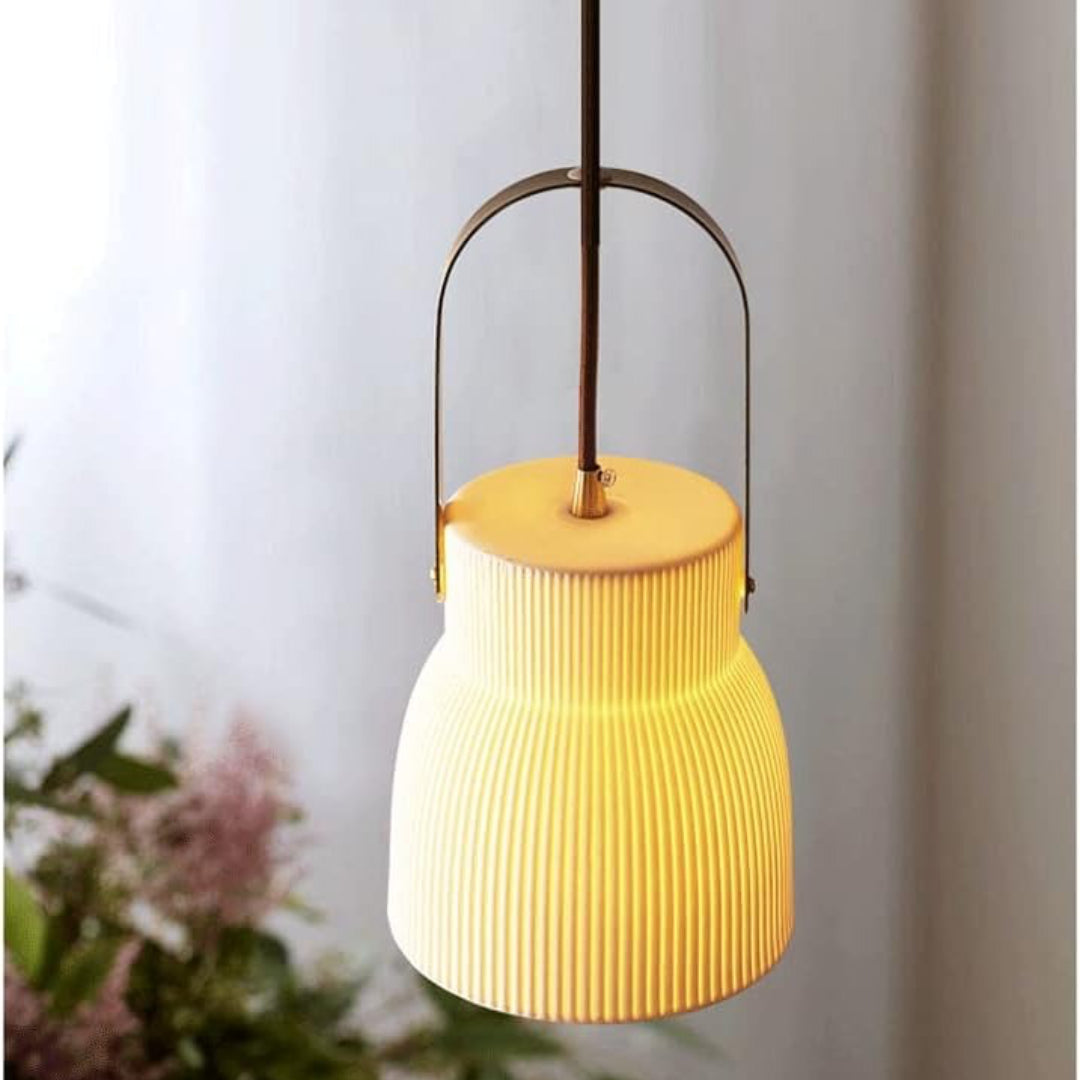 Lampada a sospensione moderna Avery con campana in ceramica a coste B6.webp__PID:cc373c29-bd3b-4bfc-b867-af50f45659db