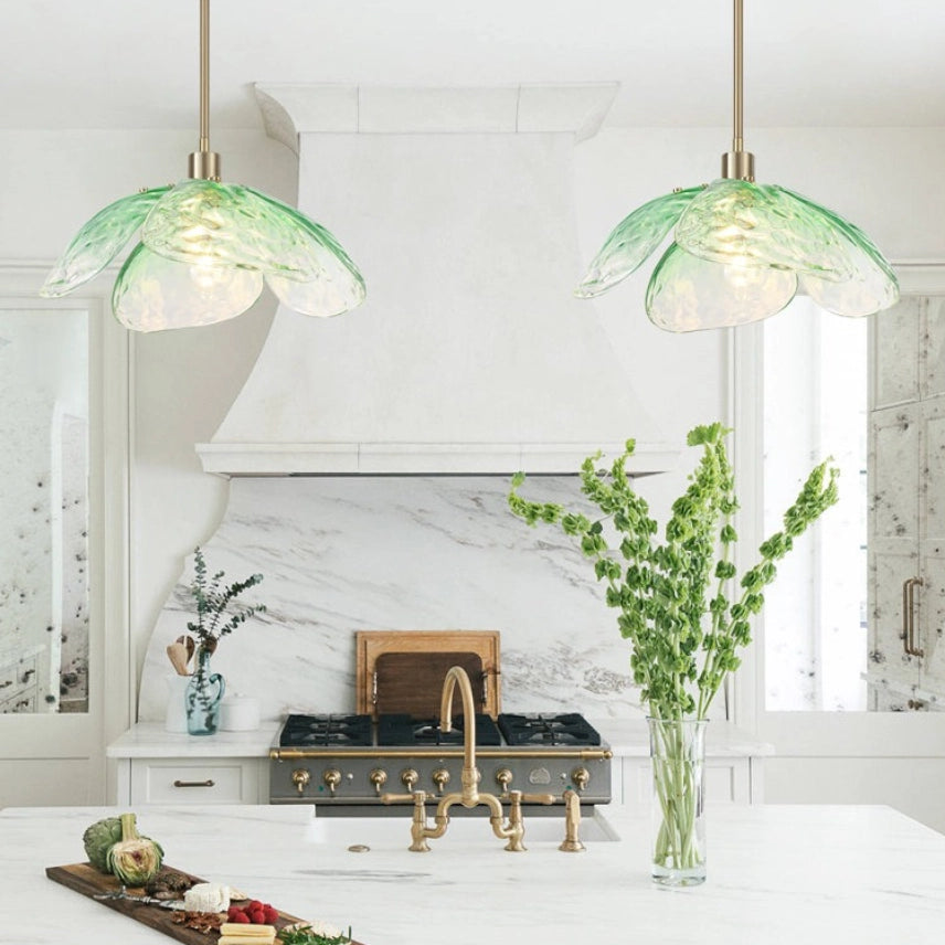 Lampada a sospensione moderna in vetro con petali martellati Flora11.webp__PID:18751105-9e46-40a7-b6d5-2e81cec23be2
