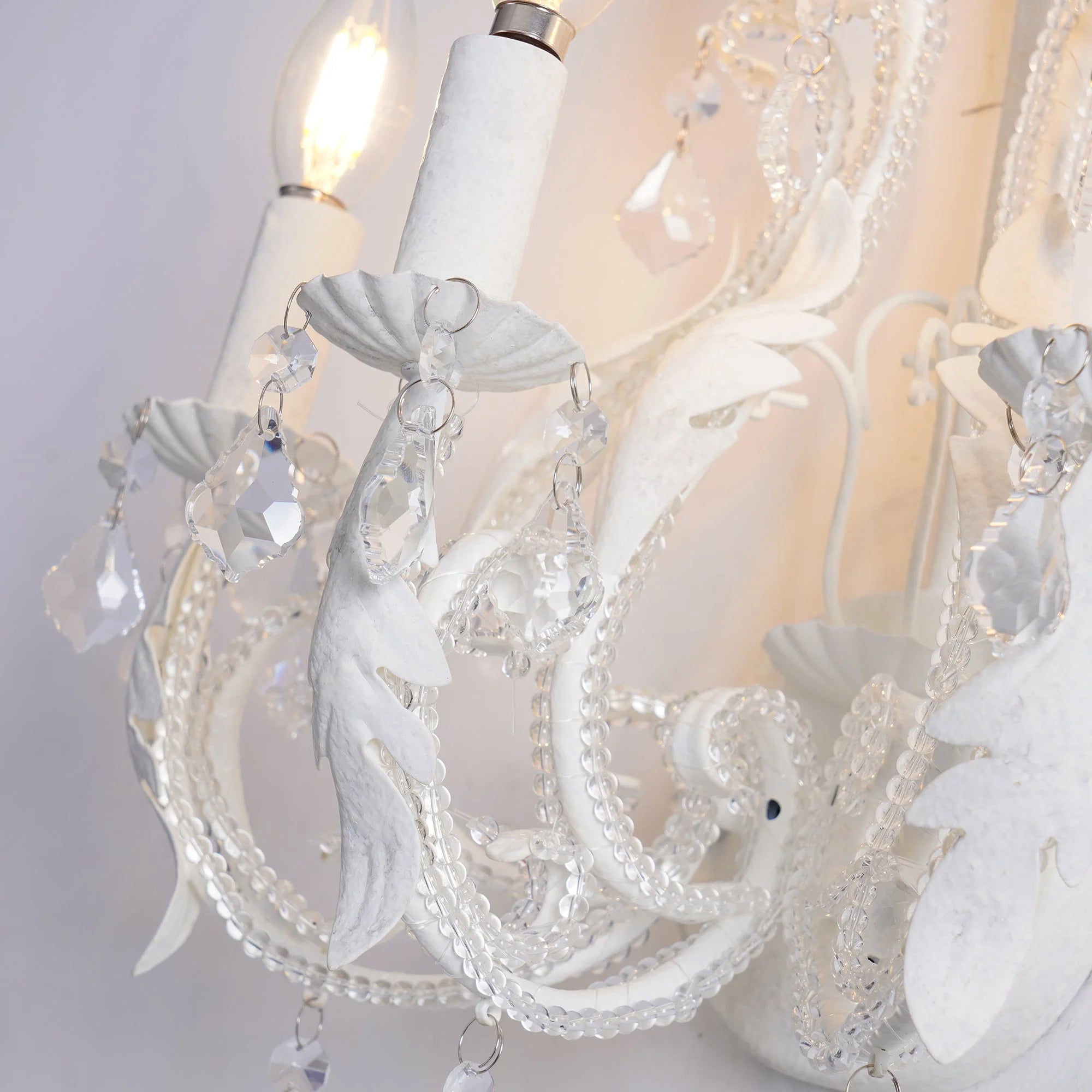 Lampada da parete a candelabro floreale in cristallo Lucinda (13).webp__PID:1dc11b92-3a0d-4990-8ed5-845f3b447d23