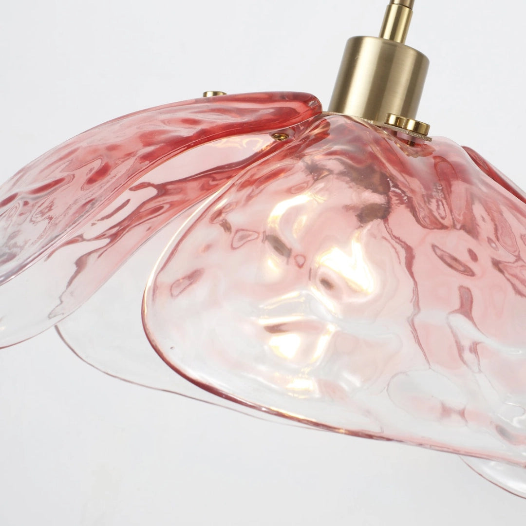 Lampada a sospensione moderna in vetro con petali martellati Flora dettaglio2.webp__PID:a074ec02-6565-45bf-a4cf-779f59a5cf82