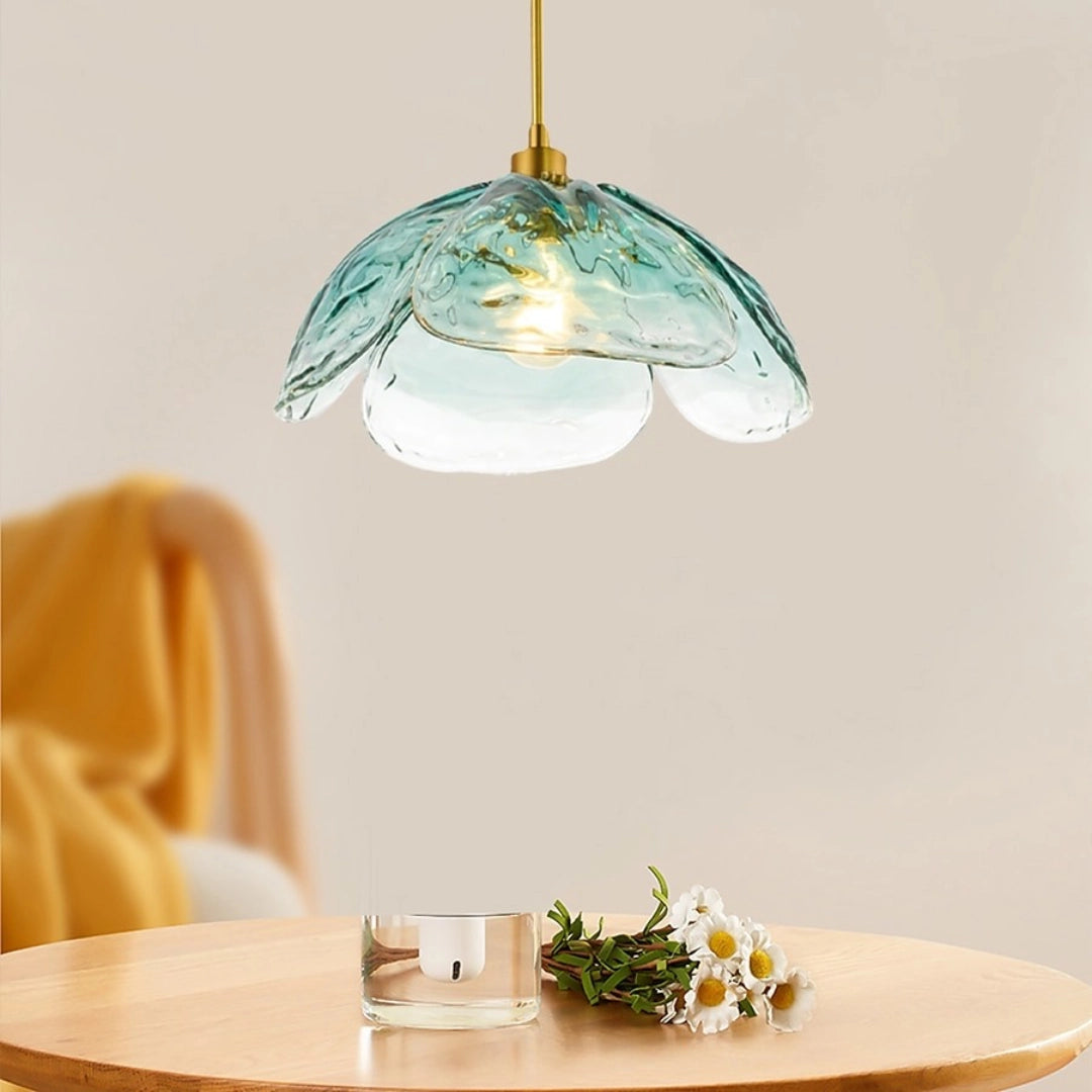 Lampada a sospensione moderna in vetro con petali martellati Flora15.webp__PID:46f0a776-d52e-41ce-823b-e29c85624aa4