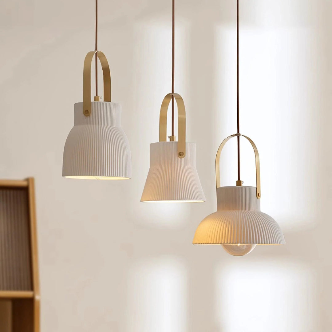 Lampada a sospensione moderna Avery con campana in ceramica a coste6.webp__PID:6fc1f5da-1775-4c7b-bfc1-7f05313d59cc